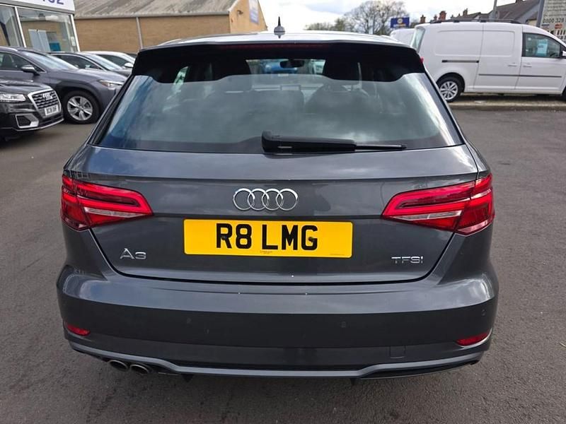 Begagnad Audi A3 S-Line 150 HK (110 kW) 2017 Grå Halvkombi