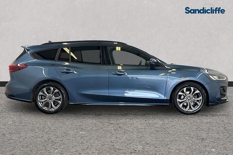 Used Ford Focus 280 HP (205 kW) 2023 Blue Estate