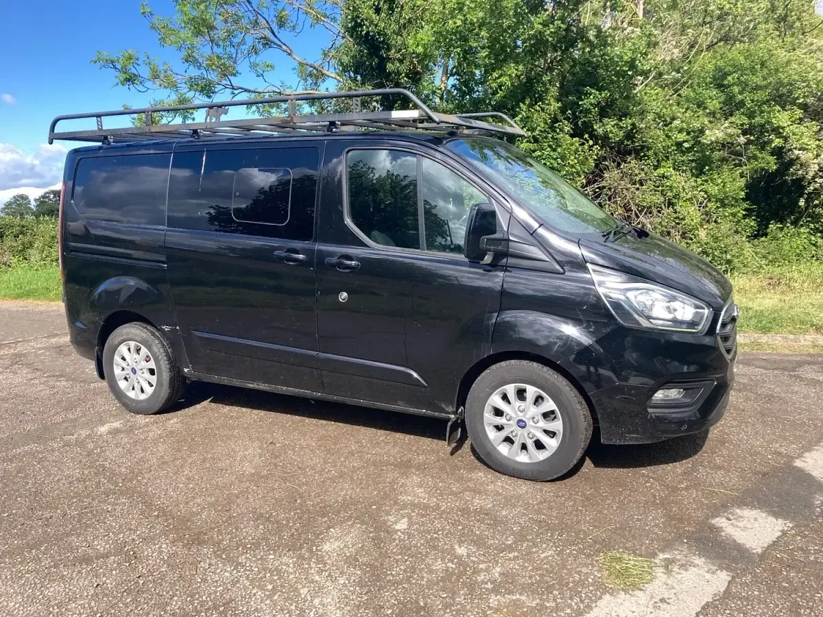 Used Ford Transit Custom Limited 130 HP (95 kW) 2019 Black Van