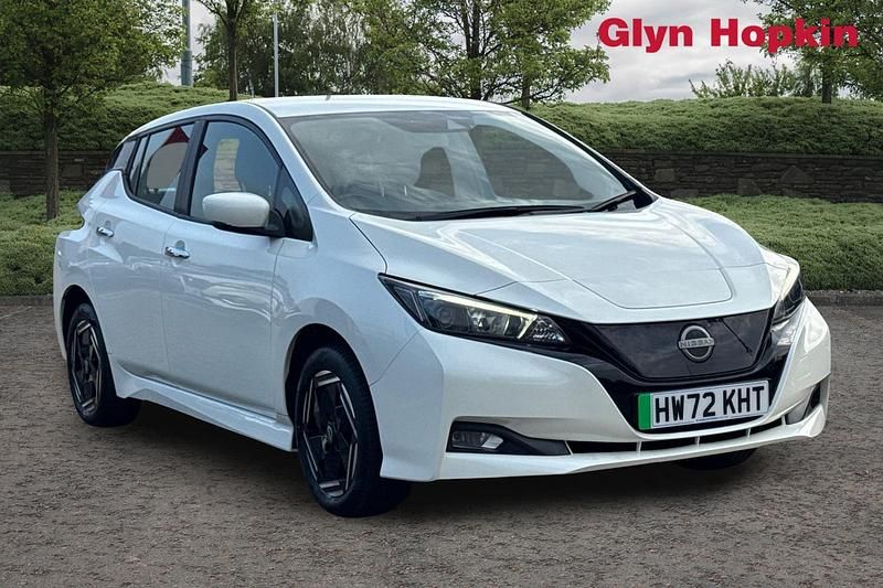 Used Nissan Leaf Acenta 110 kW (150 HP) 2022 White Hatchback