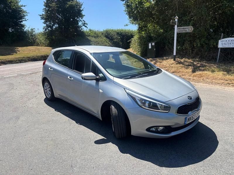 Silver Used 2013 Kia Ceed Hatchback | £3,750 (Good price) - Image 1/4