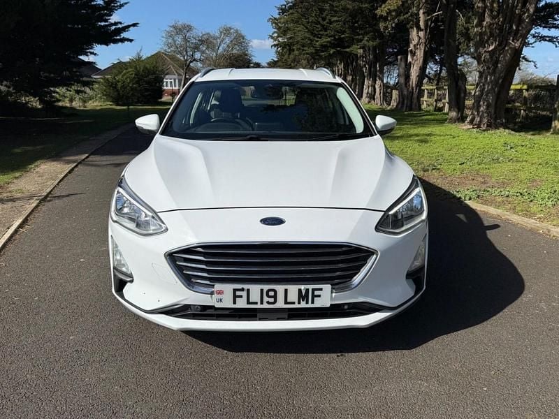 Used Ford Focus Titanium 120 HP (88 kW) 2019 White Estate