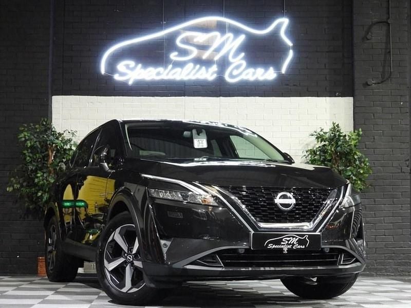 Black Used 2022 Nissan Qashqai N-Connecta SUV | £16,450 (Fair price) - Image 1/4