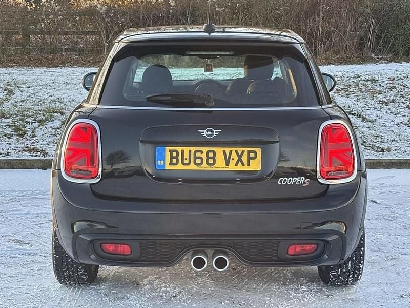 Used Mini Cooper S Hatch 192 HP (141 kW) 2018 Black Hatchback