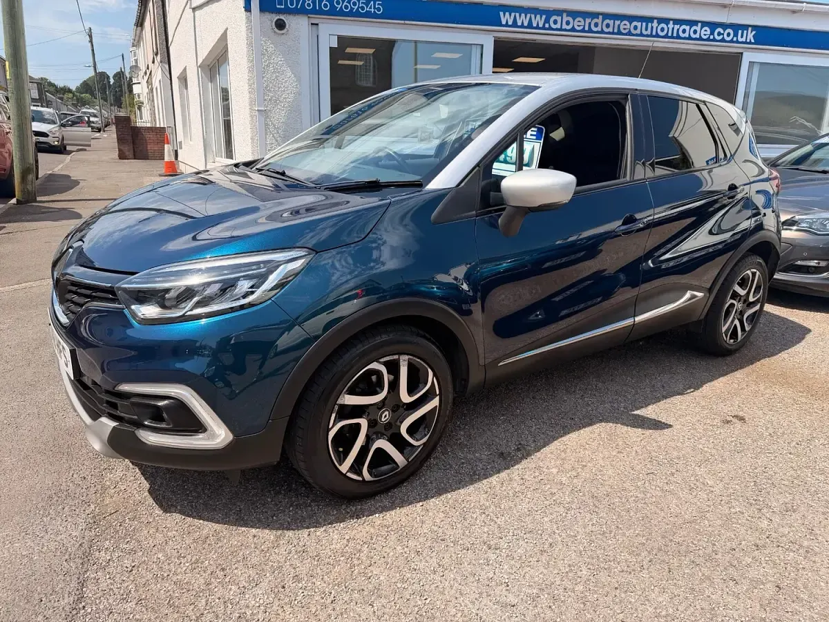 Used Renault Captur Dynamique 2018 Blue silver SUV