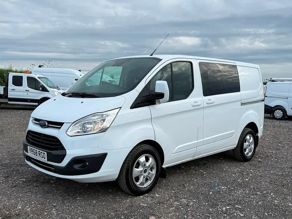 Usado Ford Transit Custom Limited 170 CV (125 kW) 2018 Blanco Van