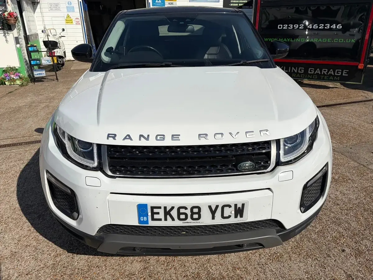Used Land Rover Range Rover evoque SE 180 HP (132 kW) 2018 White SUV