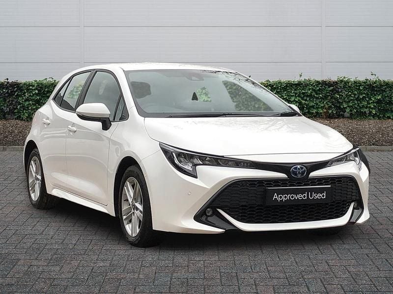 Used Toyota Corolla 2023 White Hatchback