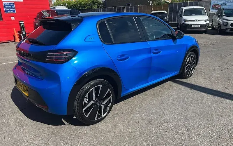 Used Peugeot 208 GT 102 HP (75 kW) 2025 Blue Hatchback