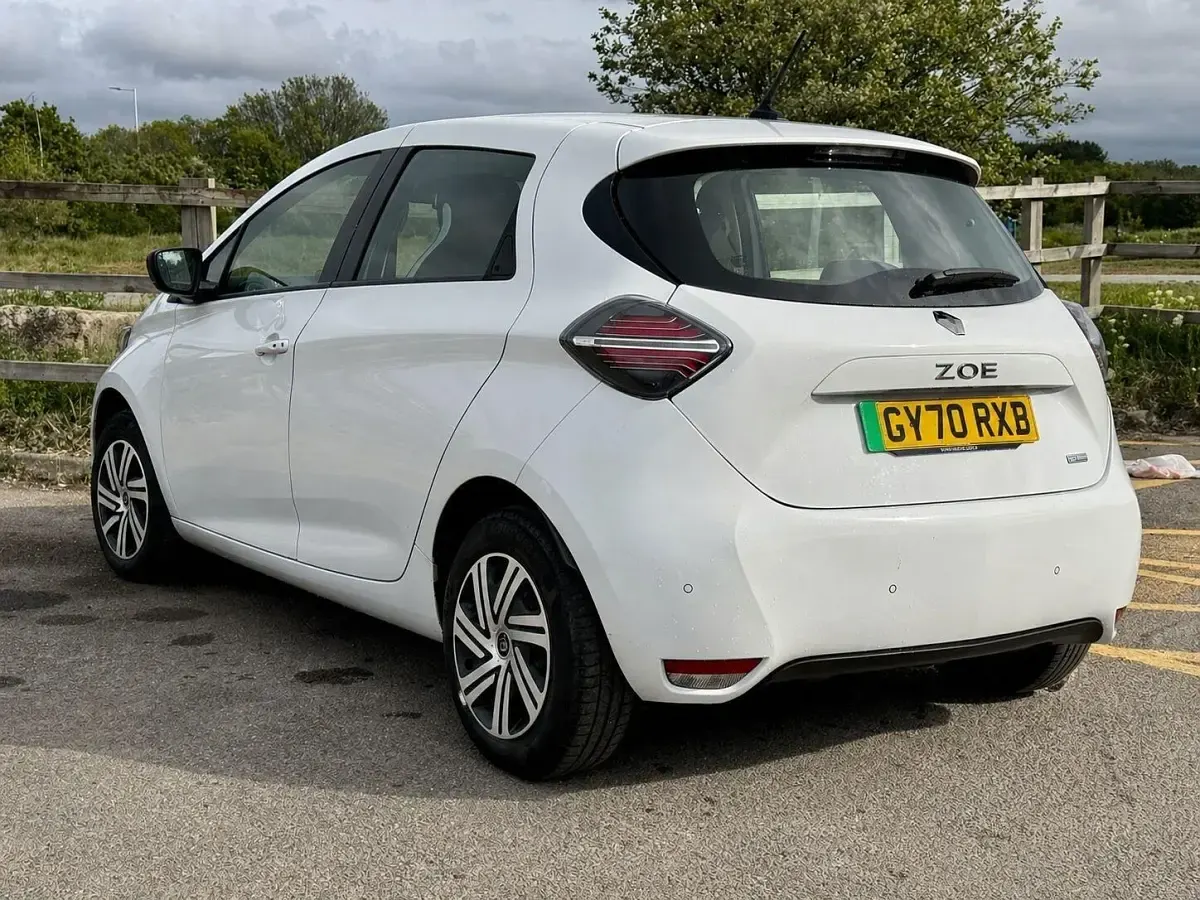 Usado Renault Zoe Play 80 kW (109 HP) 2020 Branco Citadino
