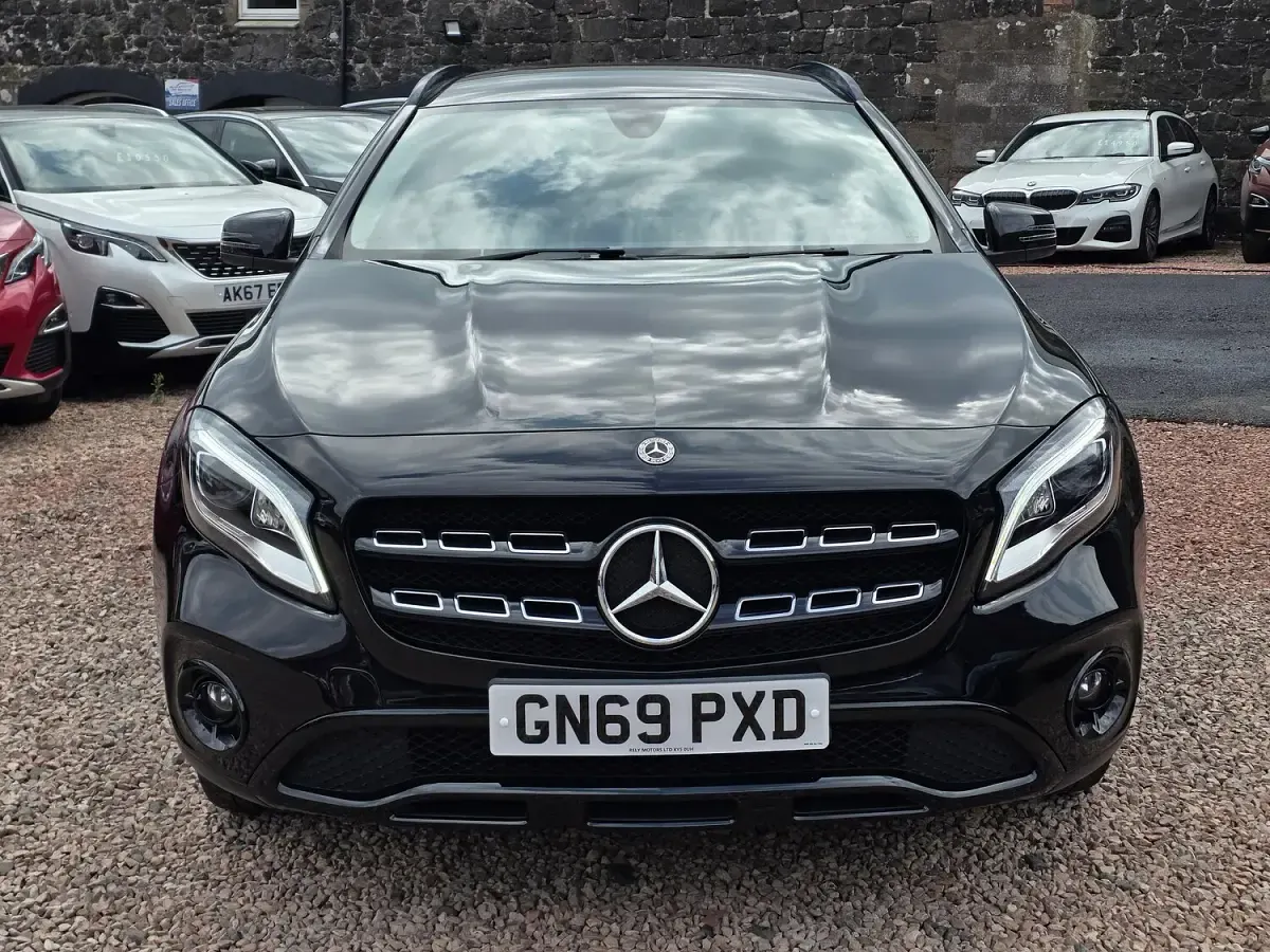 Used Mercedes GLA180 Urban 122 HP (89 kW) 2019 Black SUV