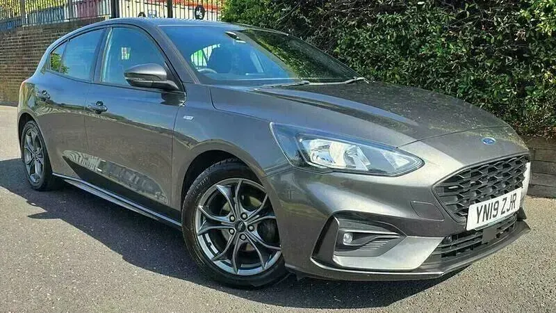 Used Ford Focus ST-Line 125 HP (91 kW) 2019 Grey Hatchback