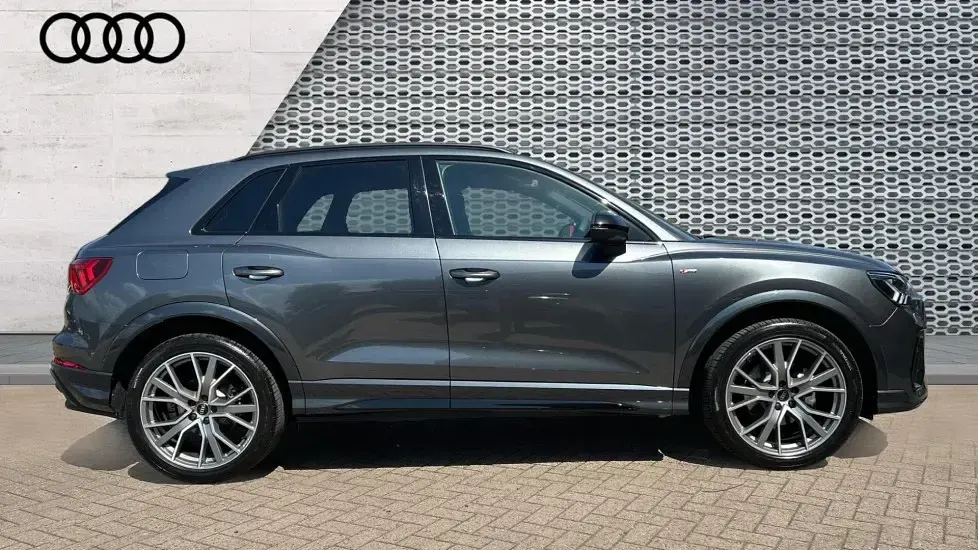 Used Audi Q3 Black Edition 150 HP (110 kW) 2025 Grey SUV