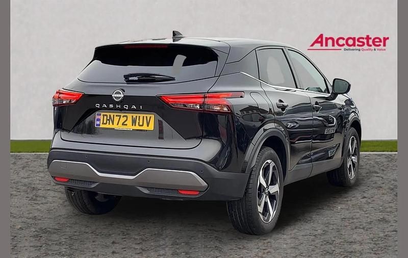 Used Nissan Qashqai N-Connecta 138 HP (101 kW) 2022 Black SUV