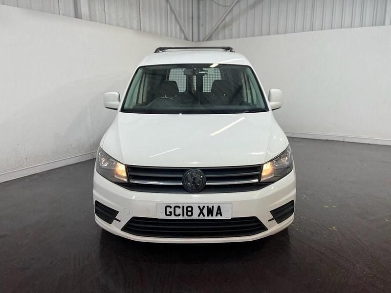 Usado VW Caddy Trendline 102 HP (75 kW) 2018 Branco Monovolume