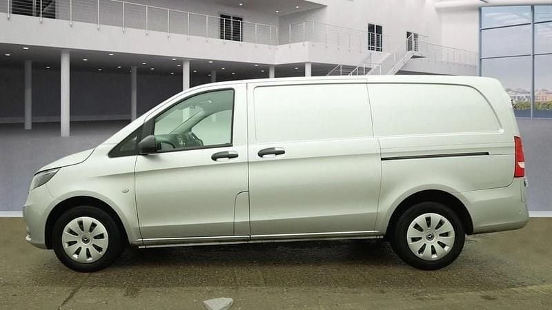 Used Mercedes Vito Progressive 102 HP (75 kW) 2019 Silver Van