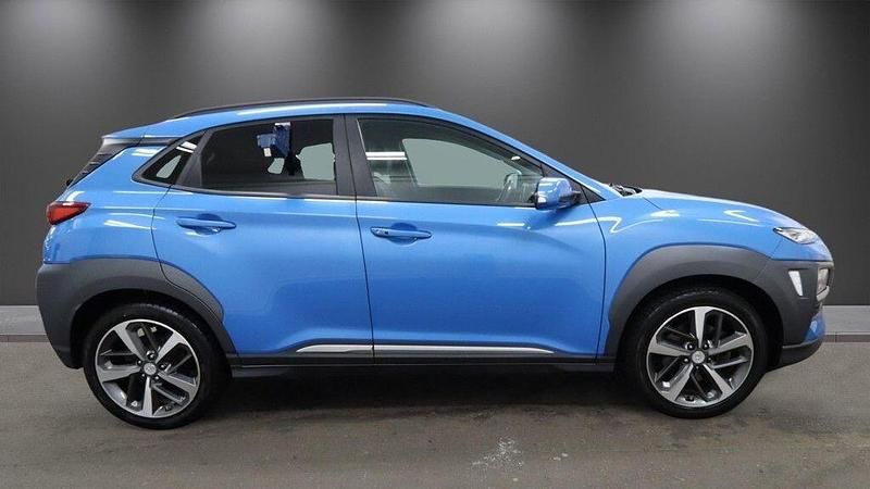 Second-hand Hyundai Kona Premium SE 120 CP (88 kW) 2018 Albastru SUV