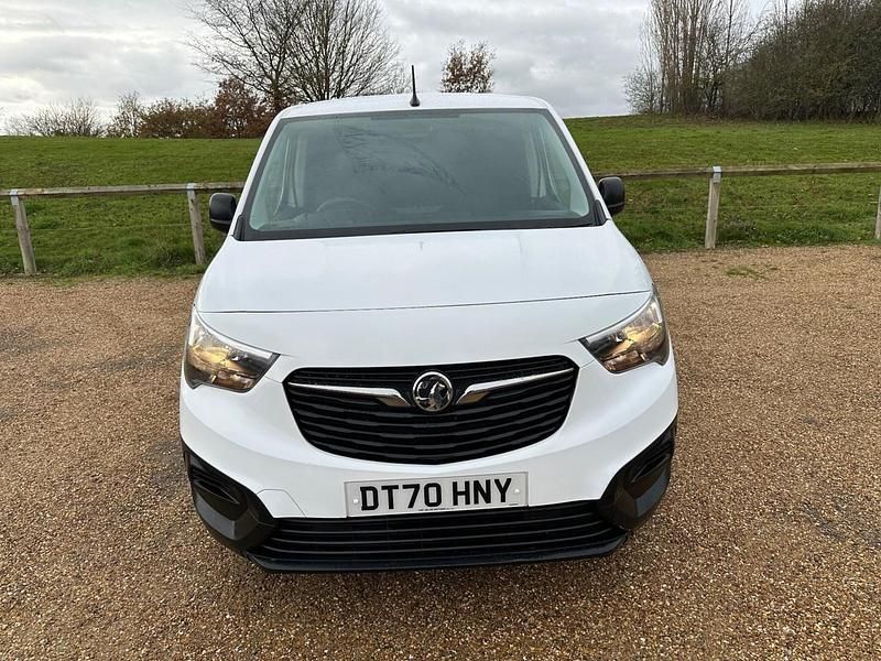 Second-hand Vauxhall Combo 100 CP (73 kW) 2021 Alb Van
