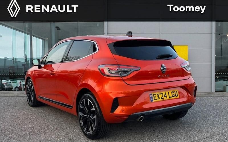 Used Renault Clio V Techno 90 HP (66 kW) 2024 Orange  Hatchback