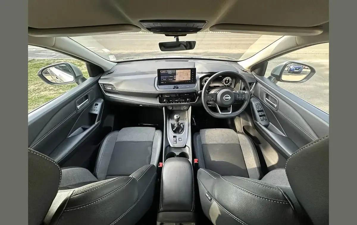 Used Nissan Qashqai N-Connecta 138 HP (101 kW) 2025 Silver SUV