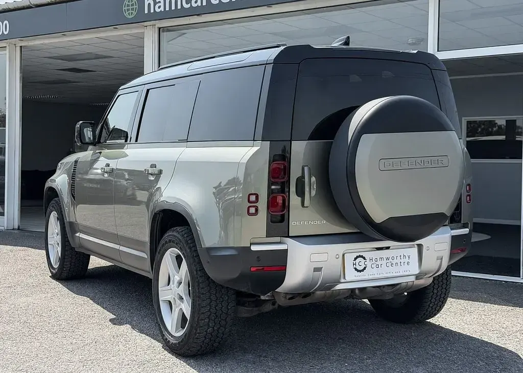 Used Land Rover Defender SE 250 HP (183 kW) 2021 Green SUV