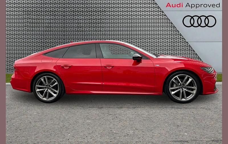Usado Audi A7 Black Edition 200 HP (147 kW) 2021 Vermelho Sedan