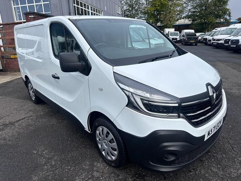 White Used 2021 Renault Trafic Business Van | £12,990 (Good price) - Image 1/4