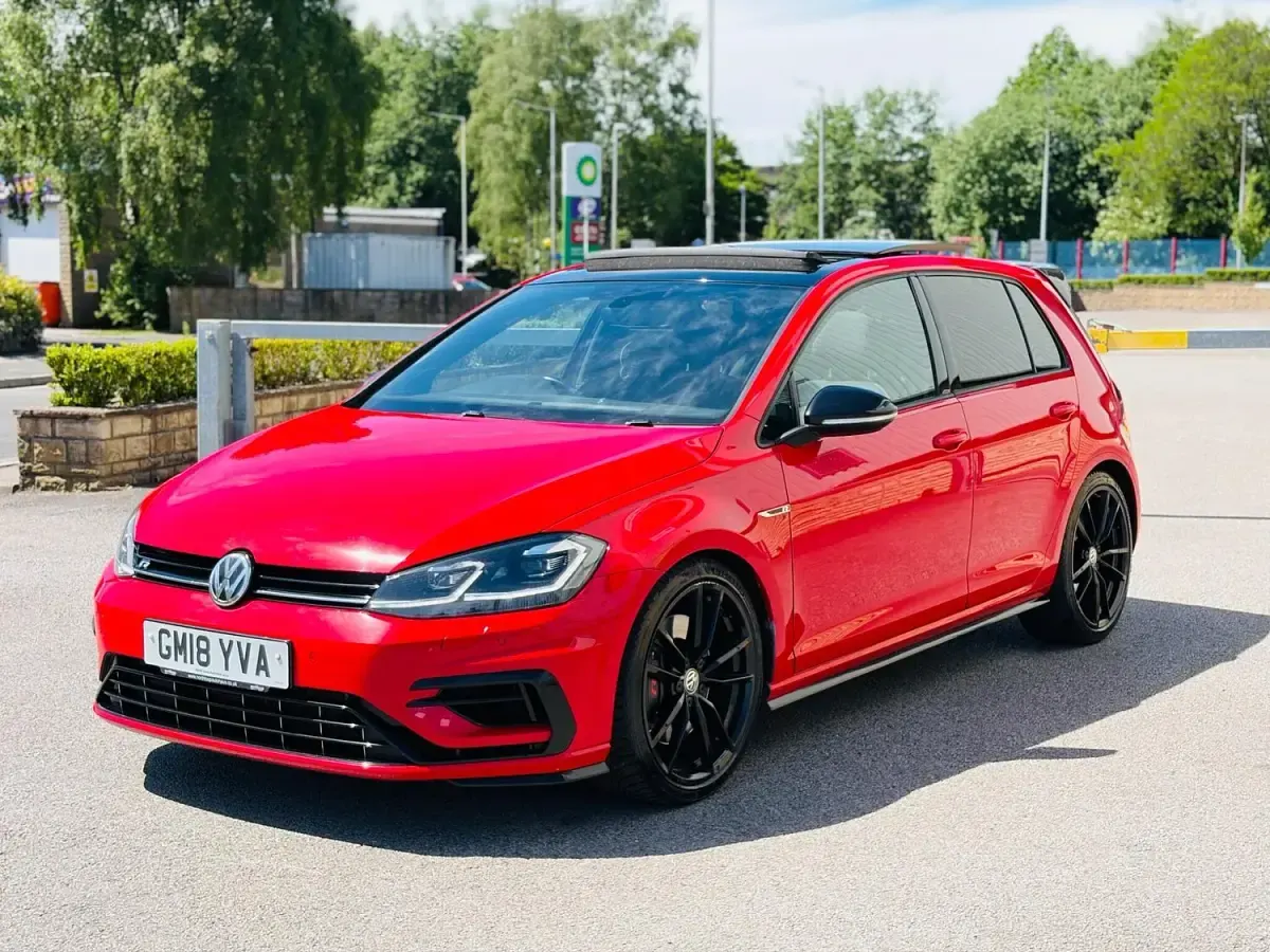 Begagnad VW Golf VII R 2018 Röd Halvkombi