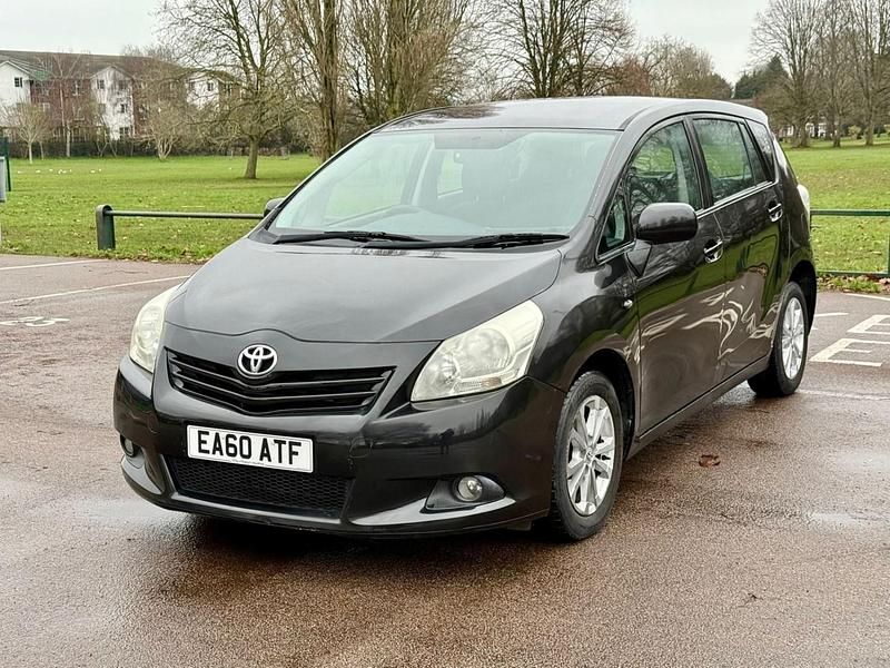 Used Toyota Verso 2010 Black MPV