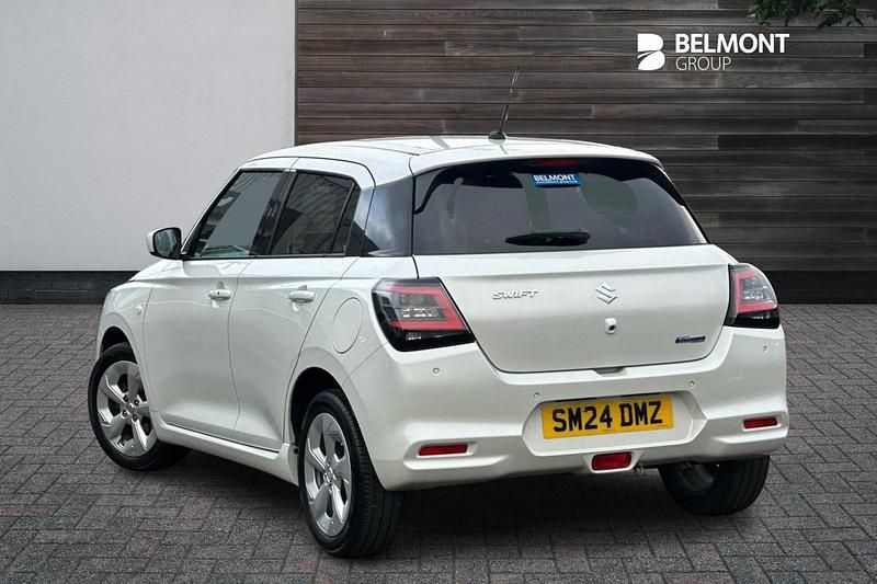 Used Suzuki Swift 82 HP (60 kW) 2024 White Hatchback