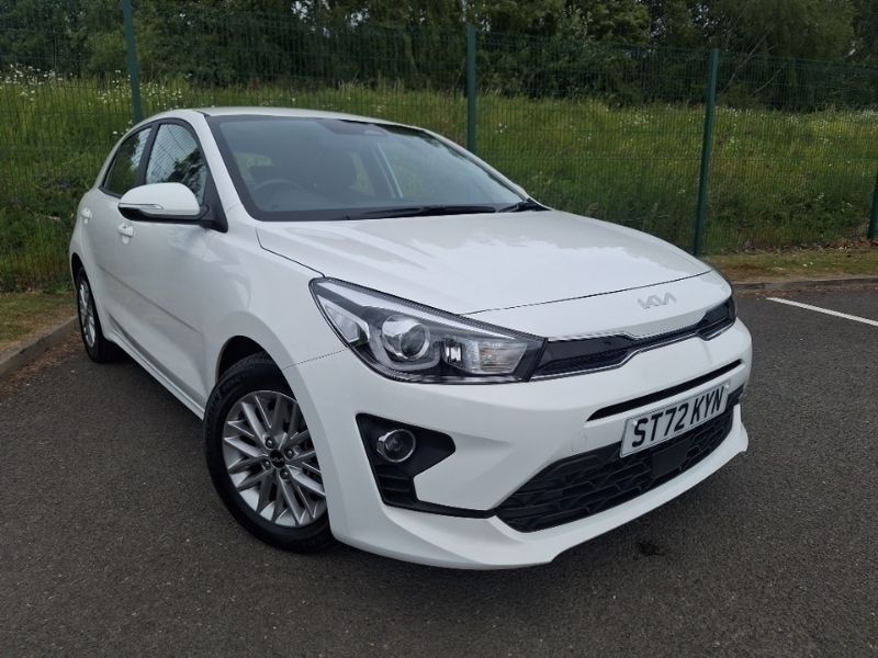 White Used 2022 Kia Rio 2 Hatchback | £14,498 (Fair price) - Image 1/4