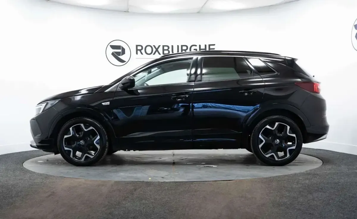 Used Vauxhall Grandland X Elite 130 HP (95 kW) 2022 Black SUV
