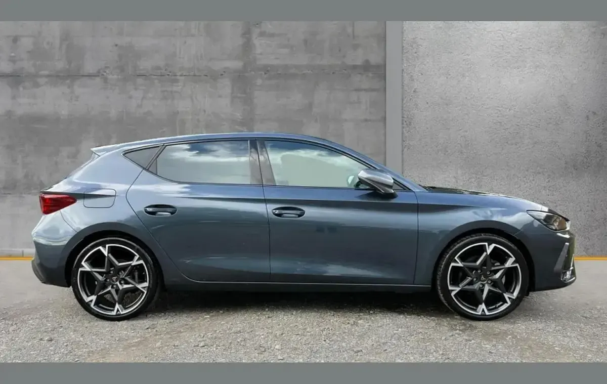 Used Cupra Leon 147 HP (108 kW) 2025 Grey Hatchback
