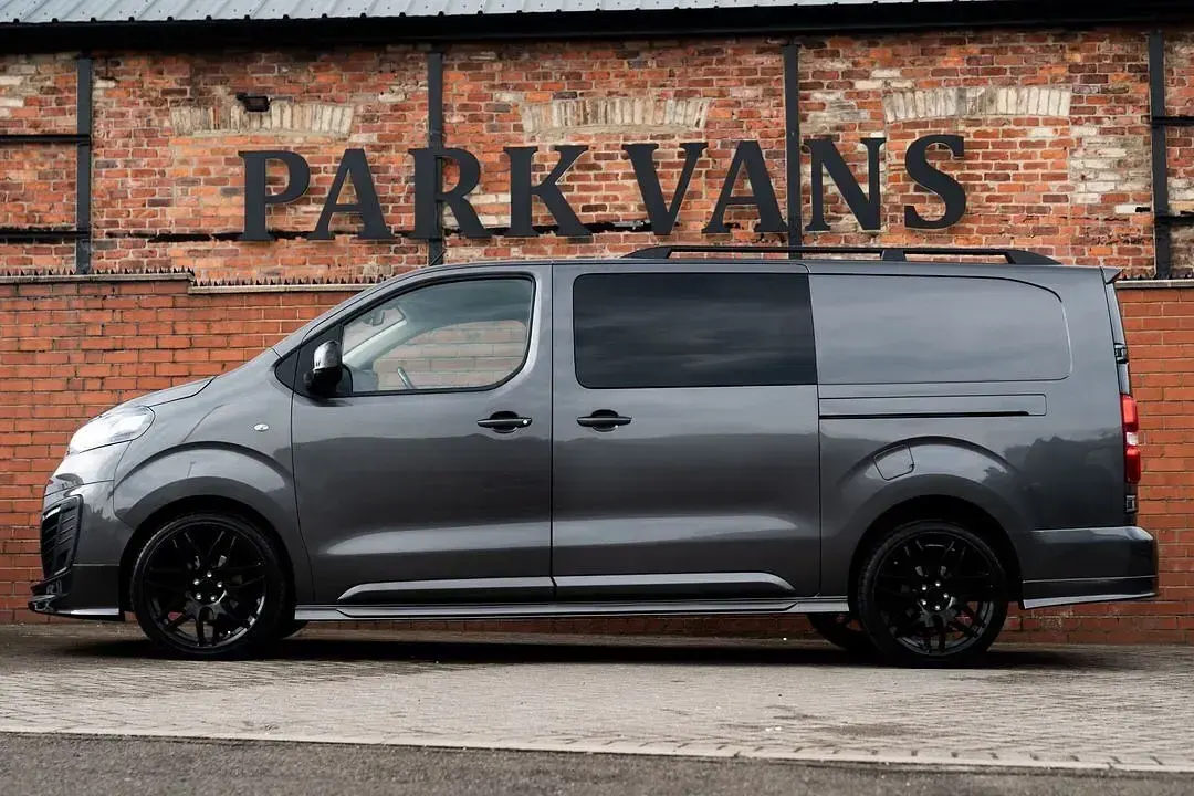 Usado Vauxhall Vivaro Elite 145 CV (106 kW) 2022 Gris Monovolumen