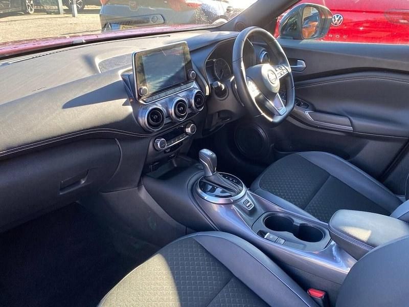 Used Nissan Juke N-Connecta 114 HP (83 kW) 2022 Red SUV
