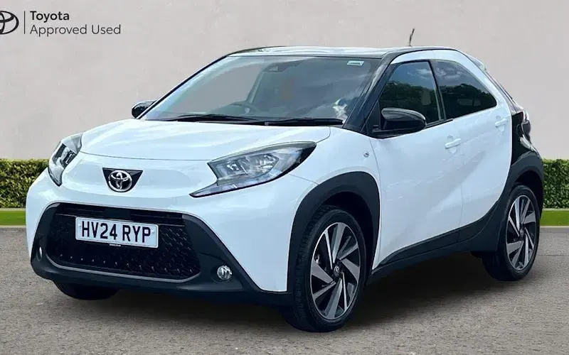 Used Toyota Aygo X 72 HP (52 kW) 2024 White SUV