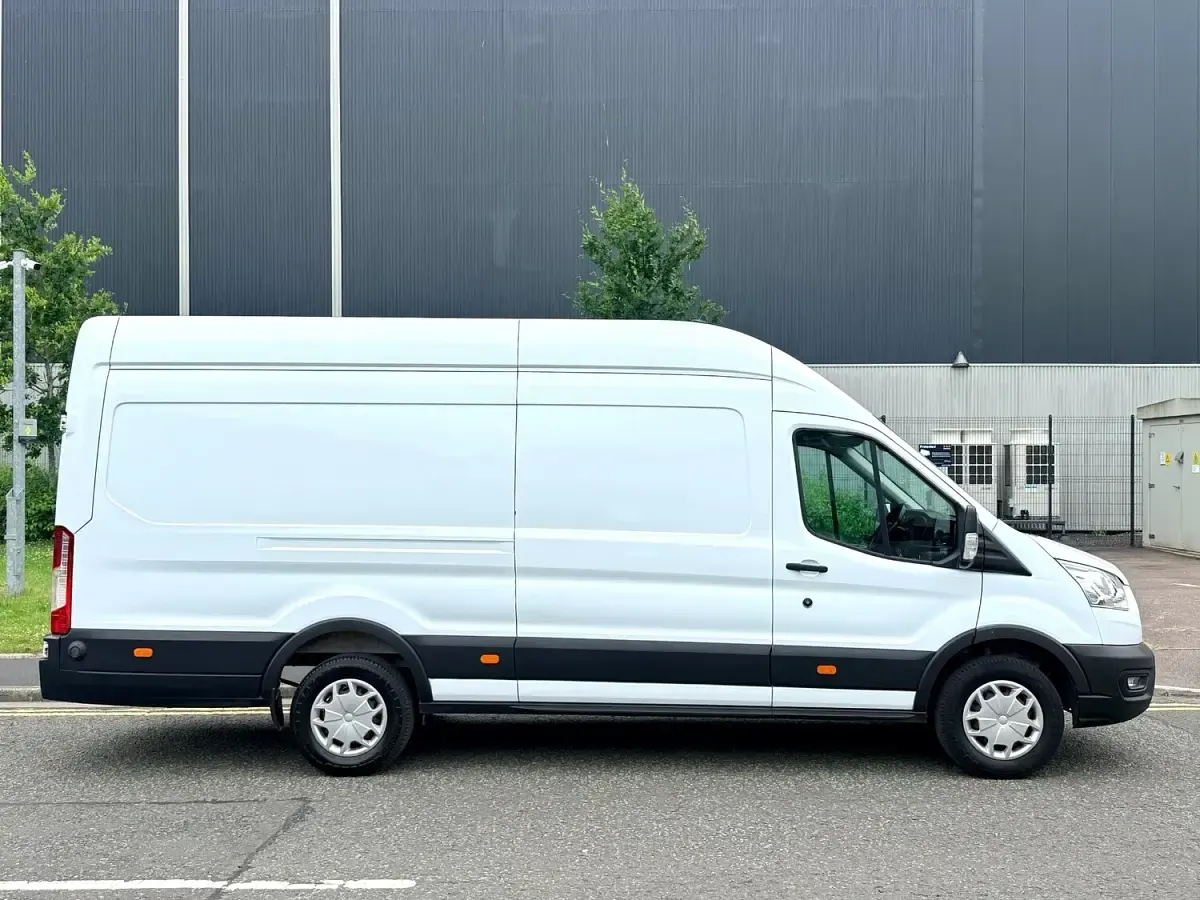 Used Ford Transit Trend 130 HP (95 kW) 2022 White Van