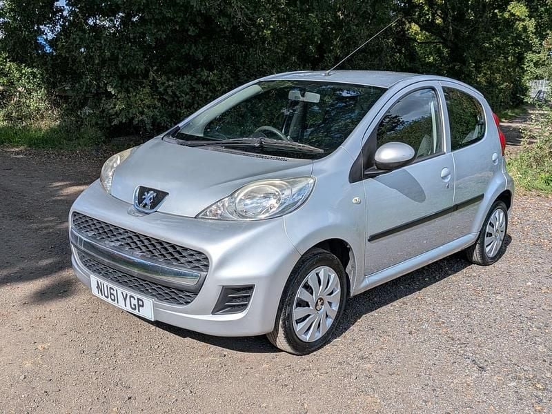 Silver Used 2011 Peugeot 107 Hatchback | £2,295 (Fair price) - Image 1/4