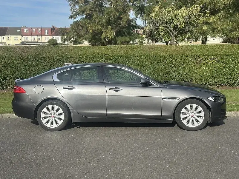 Used Jaguar XE SE 180 HP (132 kW) 2017 Grey Sedan