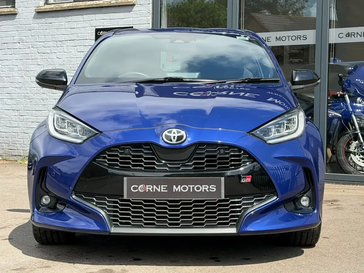Used Toyota Yaris Sport 91 HP (66 kW) 2023 Blue Hatchback