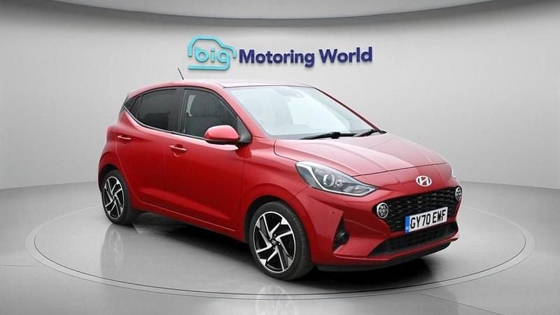 Used Hyundai i10 Premium 84 HP (61 kW) 2020 Red Hatchback
