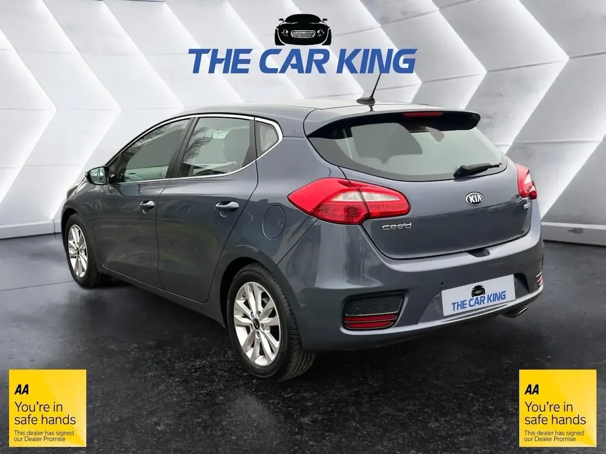 Used Kia Ceed 134 HP (98 kW) 2015 Blue Hatchback