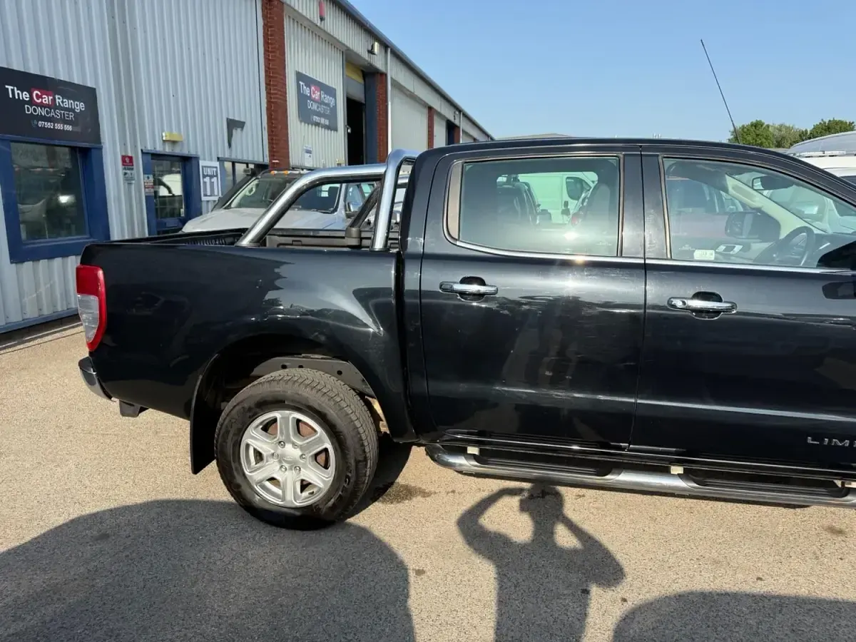 Used Ford Ranger Limited 150 HP (110 kW) 2015 Black Pickup
