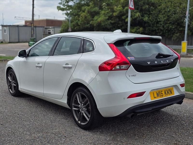 Begagnad Volvo V40 SE 178 HK (130 kW) 2015 Vit Kombi