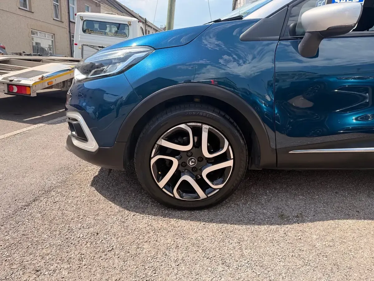 Used Renault Captur Dynamique 2018 Blue silver SUV