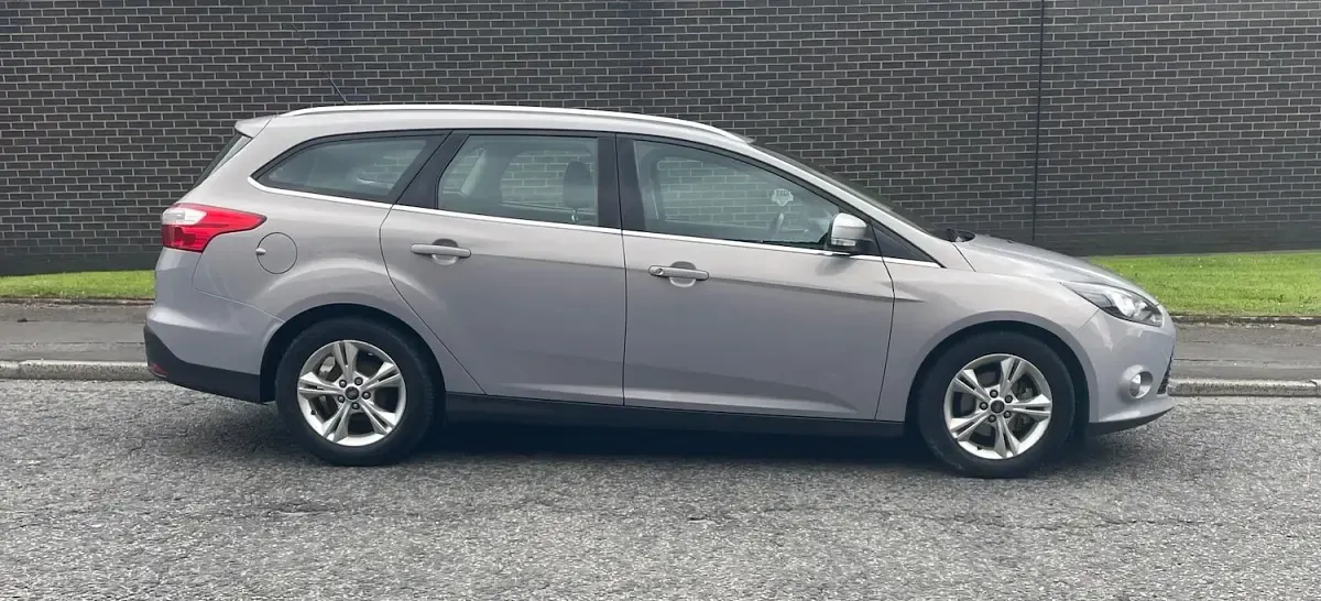 Used Ford Focus Zetec 115 HP (84 kW) 2013 Silver Estate