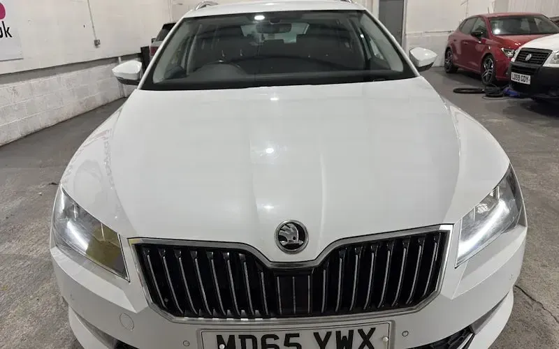 Used Skoda Superb Business Line 150 HP (110 kW) 2016 White Estate