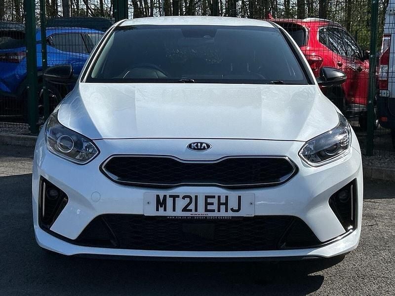 Used Kia Ceed GT-Line 158 HP (116 kW) 2021 White Hatchback