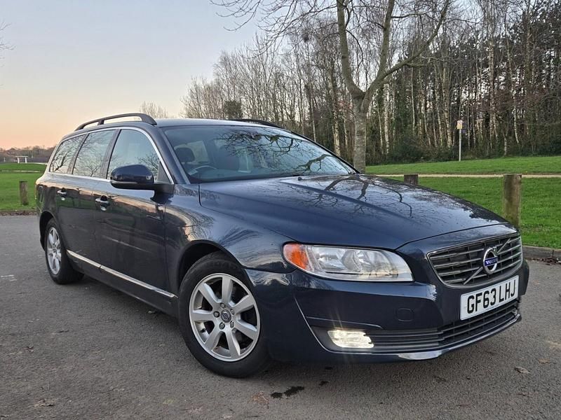 Used Volvo V70 Business Edition 115 HP (84 kW) 2014 Blue Estate