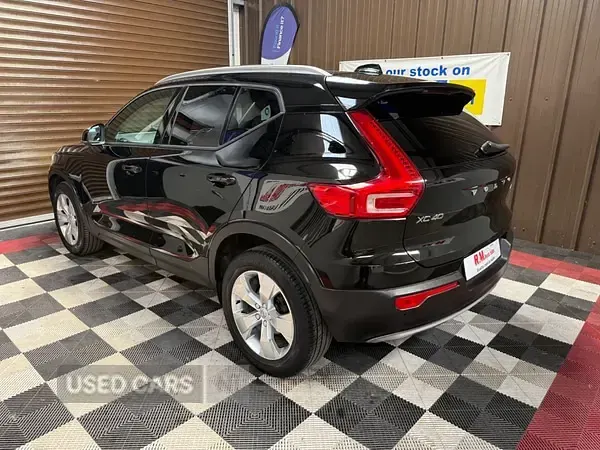 Used Volvo XC40 Momentum 150 HP (110 kW) 2019 Black SUV